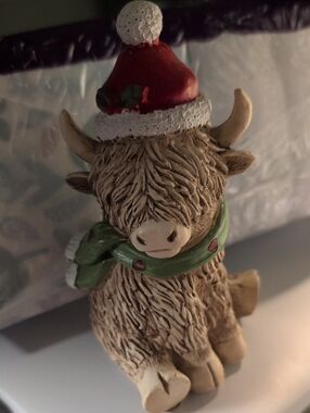 Highland Cow Winter Decor